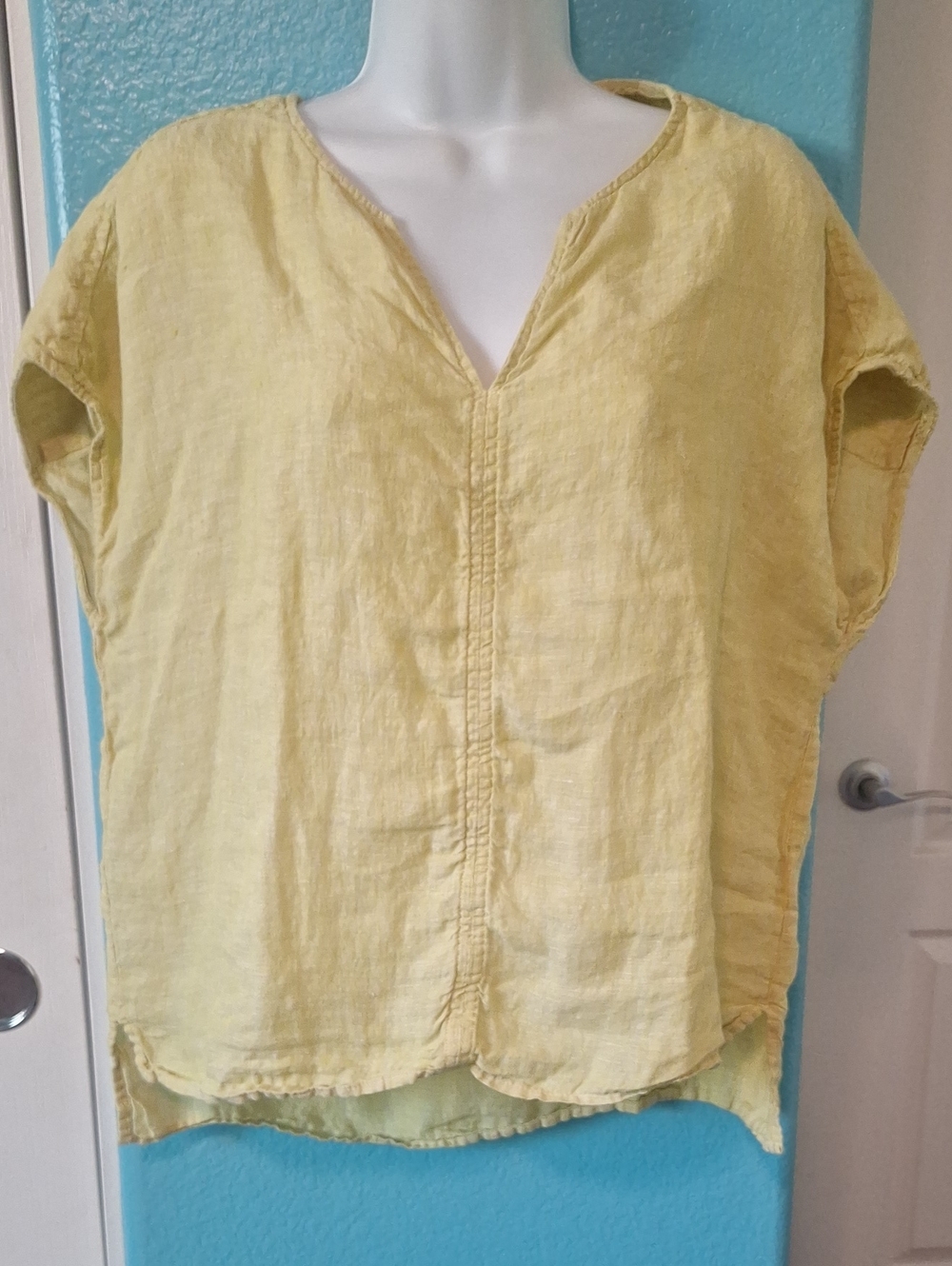TAHARI 100% Linen  V-neck Relaxed Fit M